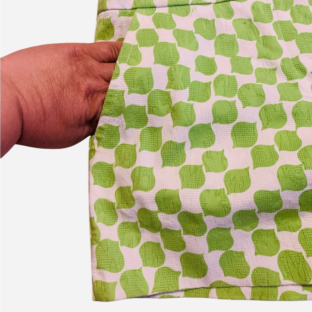 Trina Turk Women’s Green & White Geometric Corbin 2 Shorts. Size 2 - Picture 10 of 15